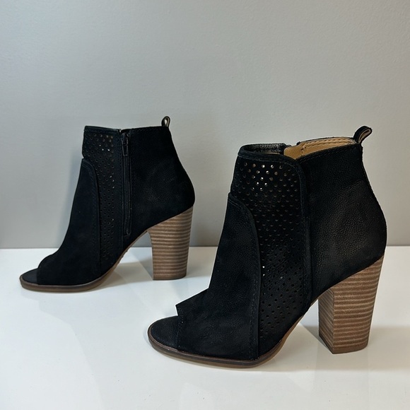 Lucky Brand Lakmen Booties Peep Toe Stacked Heel Size 7.5 - Picture 3 of 15
